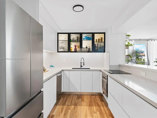 2655 Collins Ave # 504, Miami Beach FL 33140