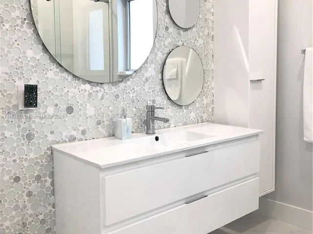 2401 SW 4th Ave, Miami FL 33129