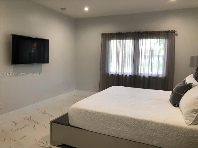 2401 SW 4th Ave, Miami FL 33129