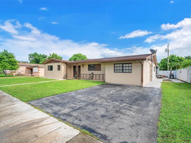 310 East Dr, North Miami Beach FL 33162