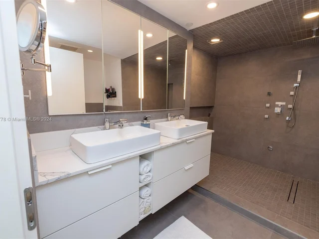 2627 S Bayshore Dr # 607, Miami FL 33133