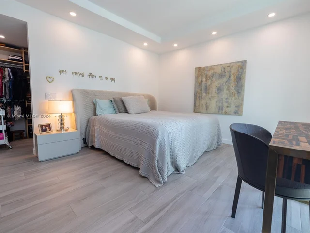 2627 S Bayshore Dr # 607, Miami FL 33133