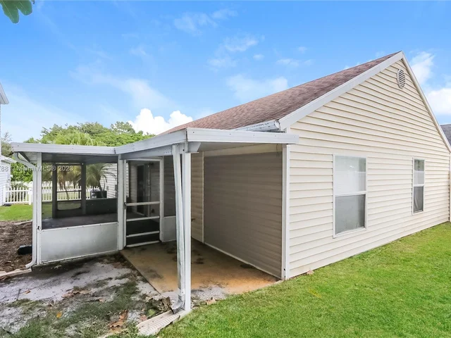 4716 Lakeside Cir # 0, West Palm Beach FL 33417