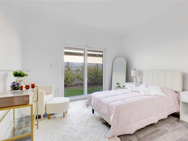 905 Fairway Dr, Miami Beach FL 33141