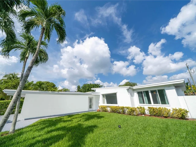 905 Fairway Dr, Miami Beach FL 33141