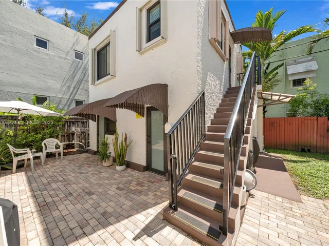 2152 SW 16th Ter rear, Miami FL 33145