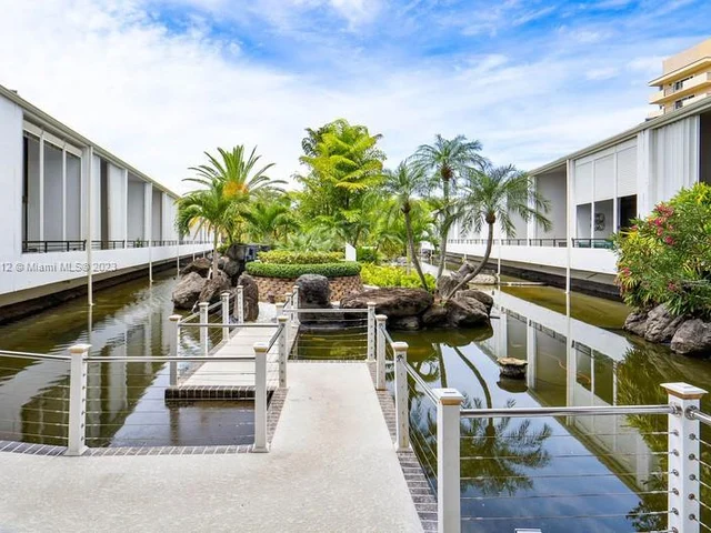 3589 S Ocean Blvd # 403, South Palm Beach FL 33480