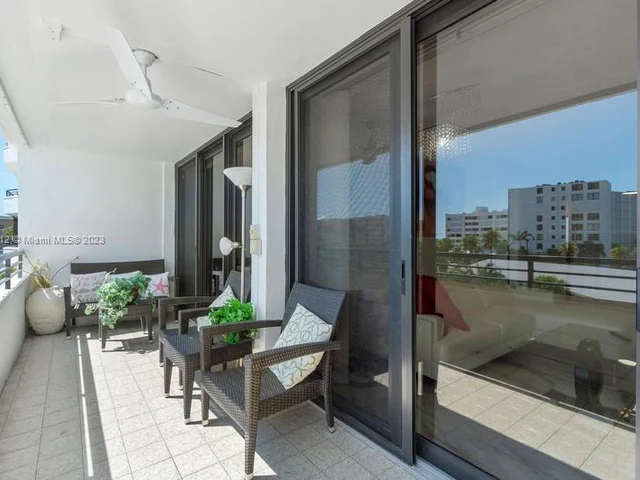 3589 S Ocean Blvd # 403, South Palm Beach FL 33480