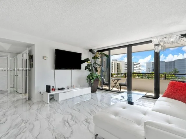 3589 S Ocean Blvd # 403, South Palm Beach FL 33480