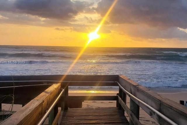 3589 S Ocean Blvd # 403, South Palm Beach FL 33480