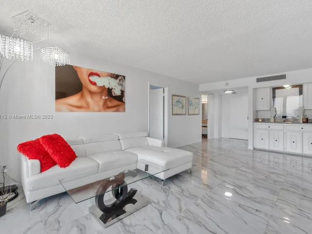 3589 S Ocean Blvd # 403, South Palm Beach FL 33480