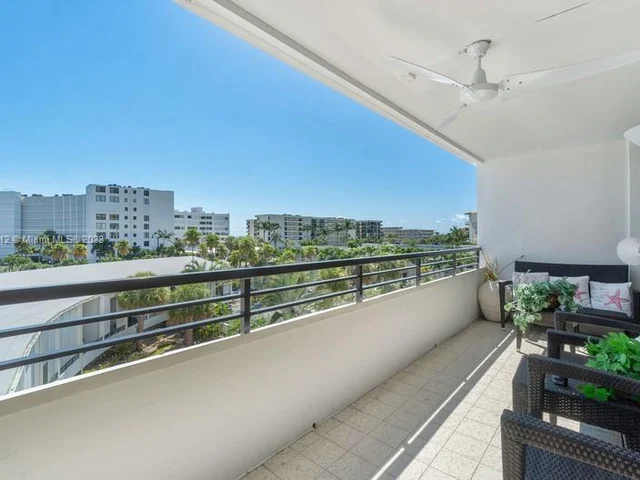 3589 S Ocean Blvd # 403, South Palm Beach FL 33480