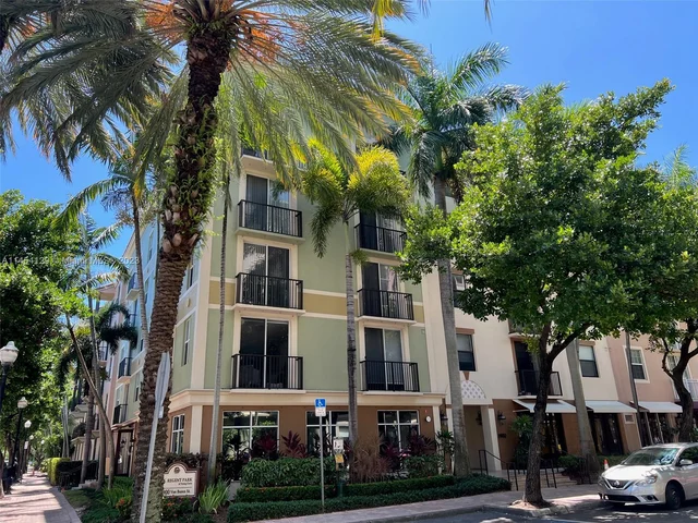 1900 Van Buren St # 111B, Hollywood FL 33020