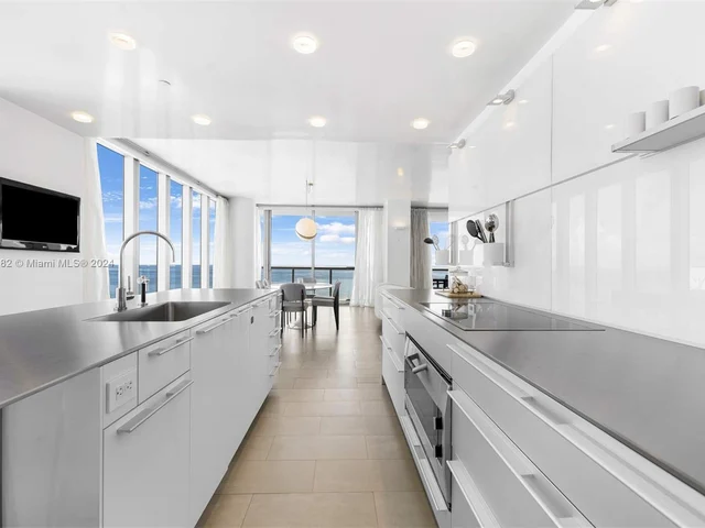 6799 Collins Ave, Miami Beach FL 33141