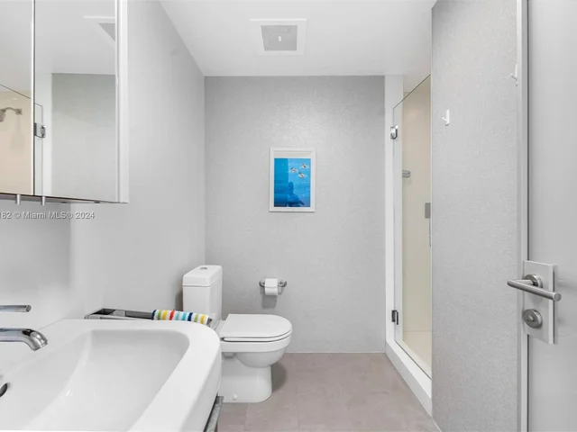 6799 Collins Ave, Miami Beach FL 33141