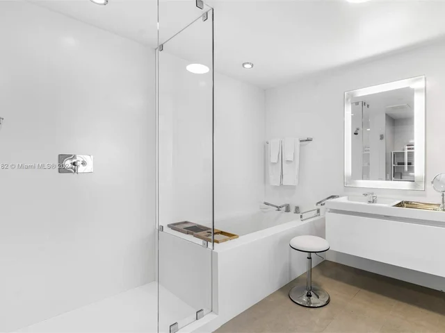 6799 Collins Ave, Miami Beach FL 33141