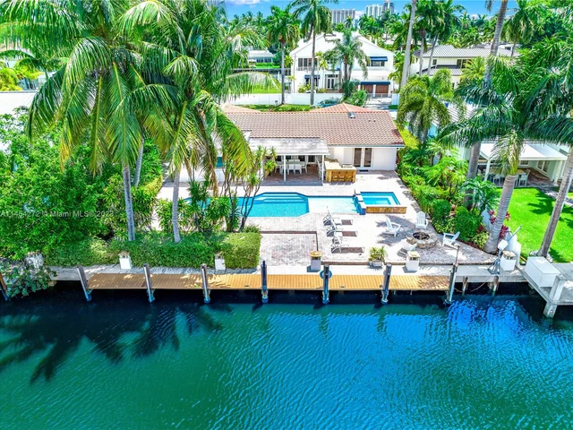 73 Fiesta Way, Fort Lauderdale FL 33301