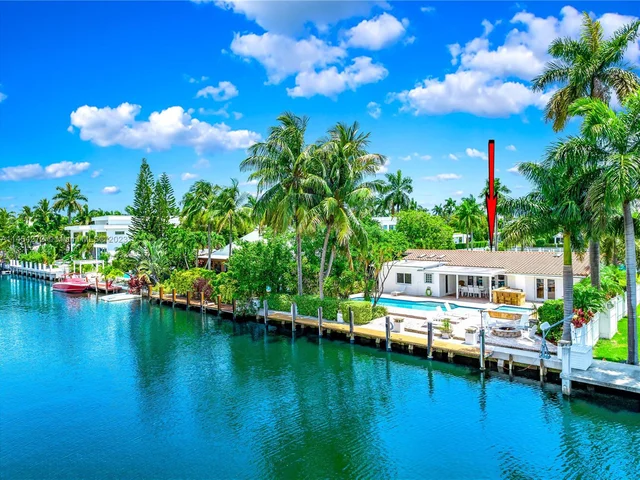 73 Fiesta Way, Fort Lauderdale FL 33301