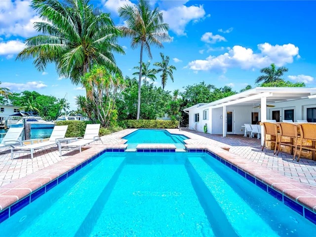 73 Fiesta Way, Fort Lauderdale FL 33301