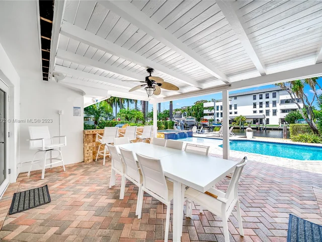 73 Fiesta Way, Fort Lauderdale FL 33301