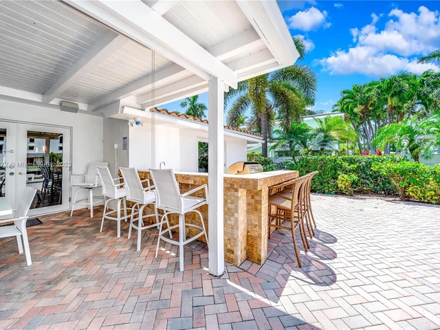 73 Fiesta Way, Fort Lauderdale FL 33301