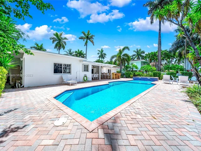 73 Fiesta Way, Fort Lauderdale FL 33301