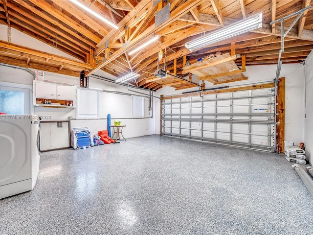 73 Fiesta Way, Fort Lauderdale FL 33301