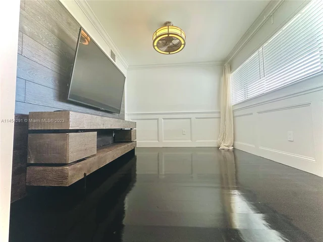 1700 NW N River Dr # 805, Miami FL 33125