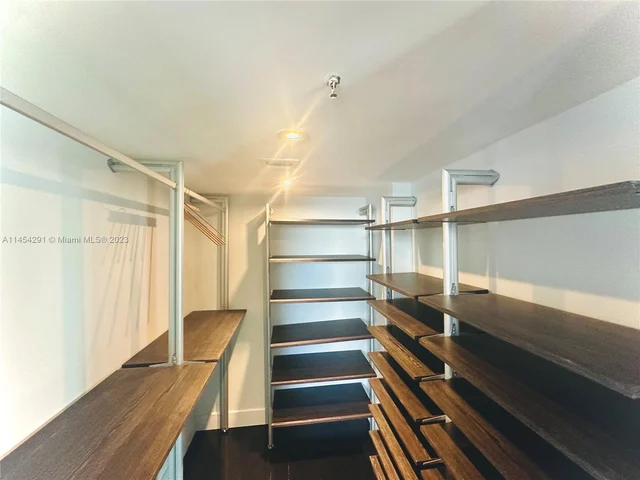 1700 NW N River Dr # 805, Miami FL 33125