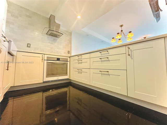 1700 NW N River Dr # 805, Miami FL 33125