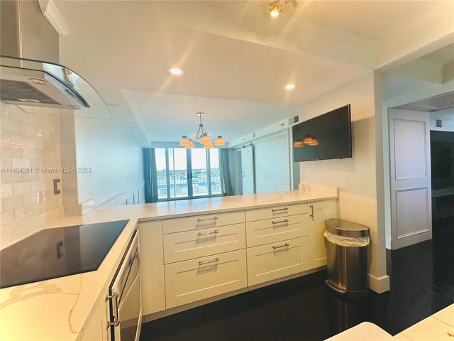 1700 NW N River Dr # 805, Miami FL 33125