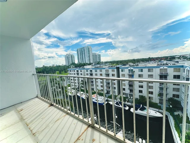 1700 NW N River Dr # 805, Miami FL 33125