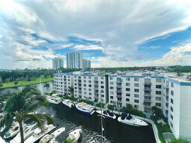 1700 NW N River Dr # 805, Miami FL 33125
