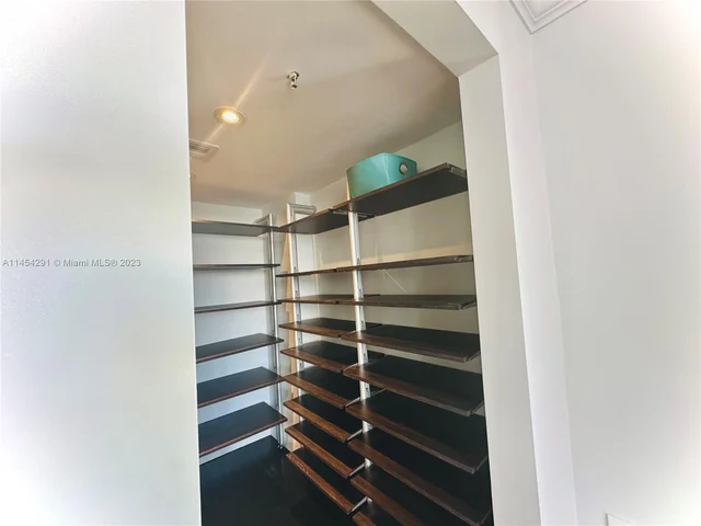 1700 NW N River Dr # 805, Miami FL 33125