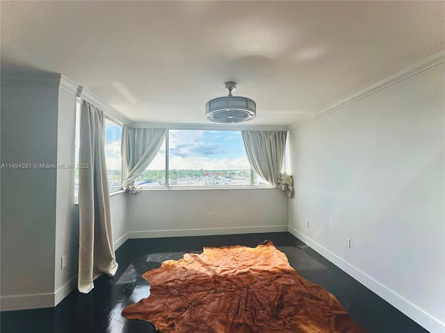 1700 NW N River Dr # 805, Miami FL 33125