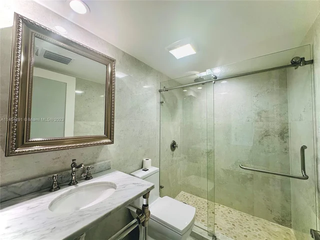 1700 NW N River Dr # 805, Miami FL 33125