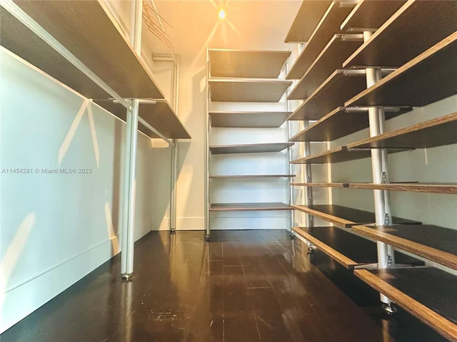 1700 NW N River Dr # 805, Miami FL 33125