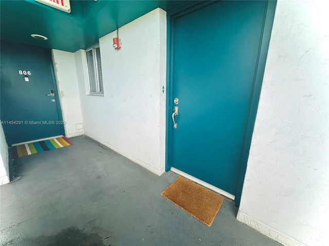 1700 NW N River Dr # 805, Miami FL 33125