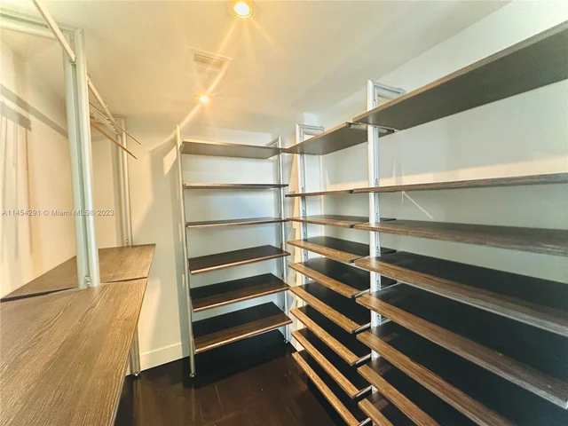 1700 NW N River Dr # 805, Miami FL 33125