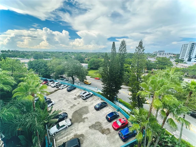 1700 NW N River Dr # 805, Miami FL 33125