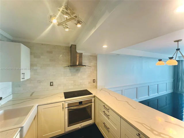 1700 NW N River Dr # 805, Miami FL 33125