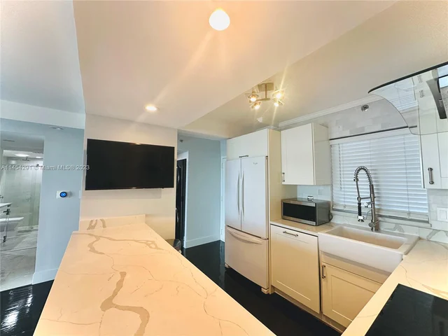 1700 NW N River Dr # 805, Miami FL 33125