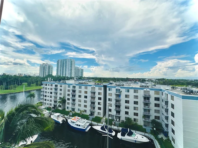 1700 NW N River Dr # 805, Miami FL 33125