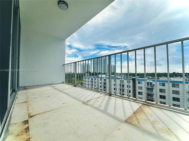 1700 NW N River Dr # 805, Miami FL 33125