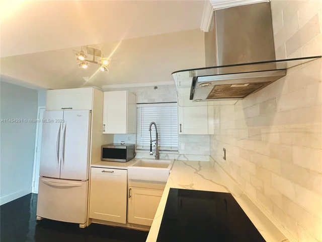 1700 NW N River Dr # 805, Miami FL 33125