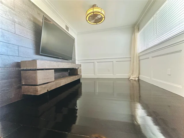 1700 NW N River Dr # 805, Miami FL 33125