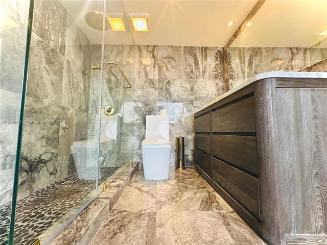 1700 NW N River Dr # 805, Miami FL 33125