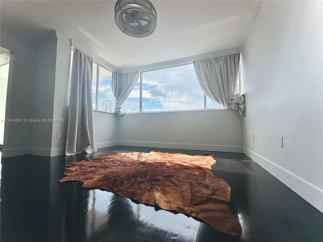 1700 NW N River Dr # 805, Miami FL 33125