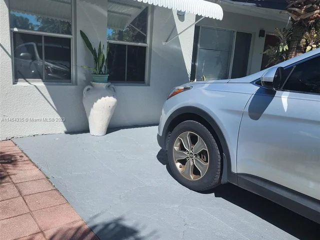 1561 NE 29th St # 0, Pompano Beach FL 33064