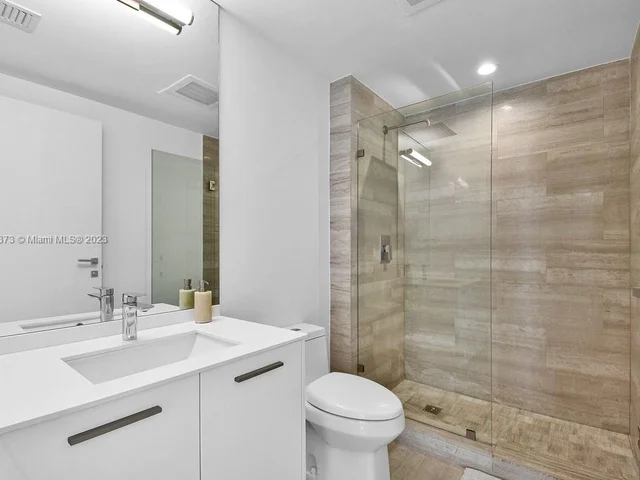 1300 Brickell Bay Dr # 1910, Miami FL 33131